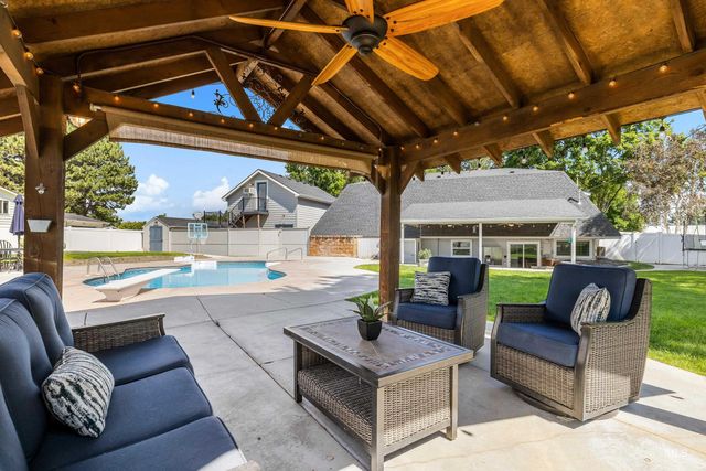 203 Melba Dr, Nampa, ID 83686