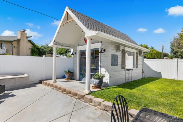 203 Melba Dr, Nampa, ID 83686