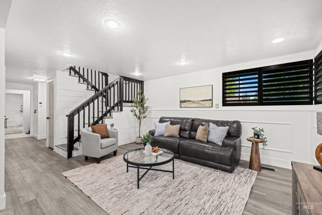 203 Melba Dr, Nampa, ID 83686
