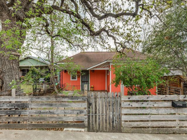 1903 E 10th ST, Austin, TX 78702