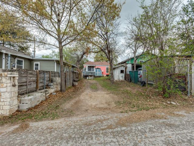 1903 E 10th ST, Austin, TX 78702
