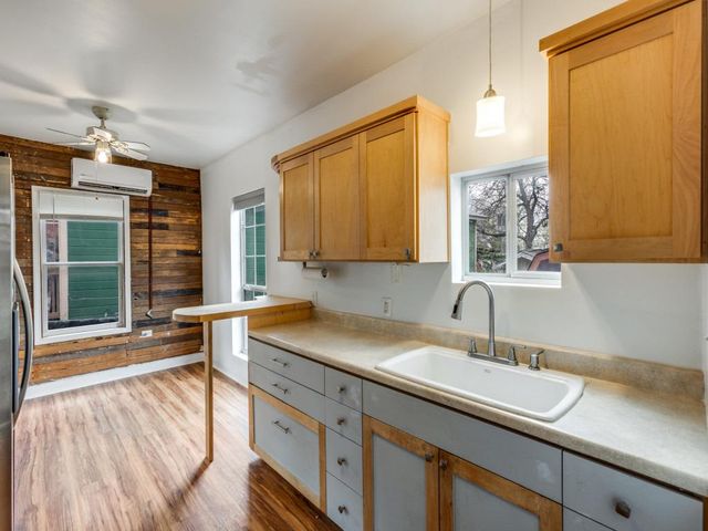 1903 E 10th ST, Austin, TX 78702