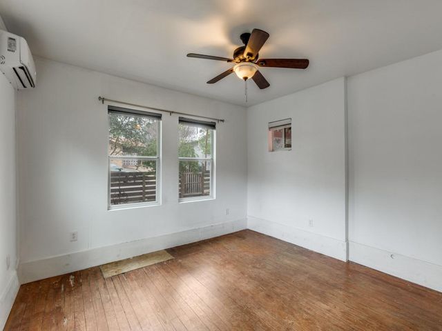 1903 E 10th ST, Austin, TX 78702