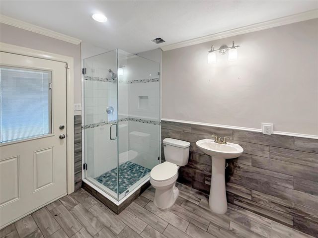 4319 Woodvalley Drive, Houston, TX 77096
