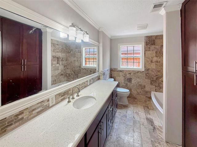 4319 Woodvalley Drive, Houston, TX 77096