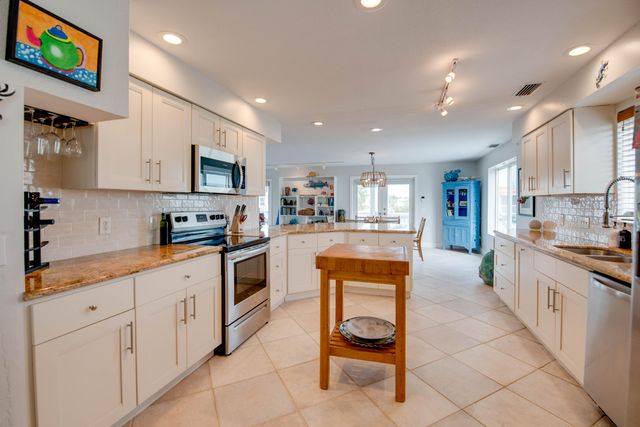 27365 Barbuda Lane, Ramrod Key, FL 33042