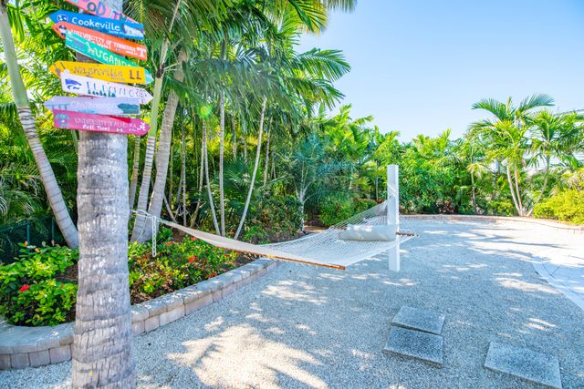 27365 Barbuda Lane, Ramrod Key, FL 33042