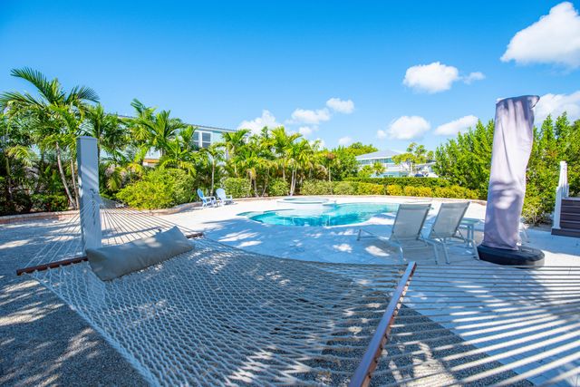 27365 Barbuda Lane, Ramrod Key, FL 33042