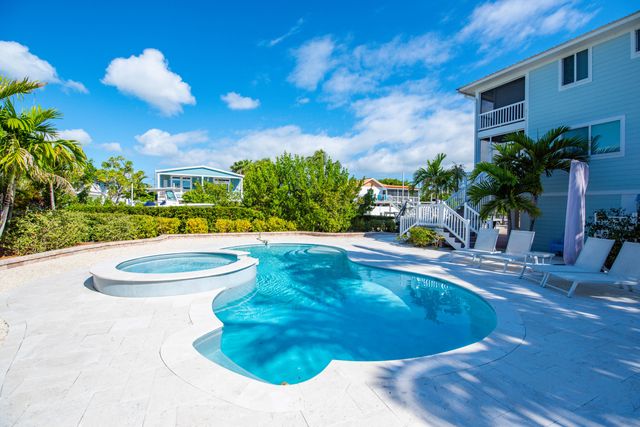 27365 Barbuda Lane, Ramrod Key, FL 33042