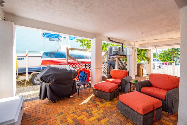 27365 Barbuda Lane, Ramrod Key, FL 33042