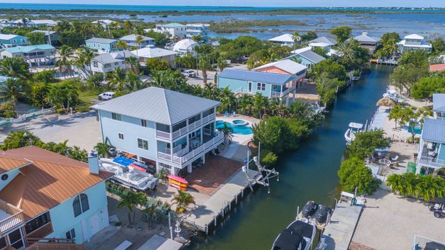 27365 Barbuda Lane, Ramrod Key, FL 33042