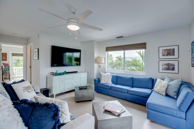 27365 Barbuda Lane, Ramrod Key, FL 33042