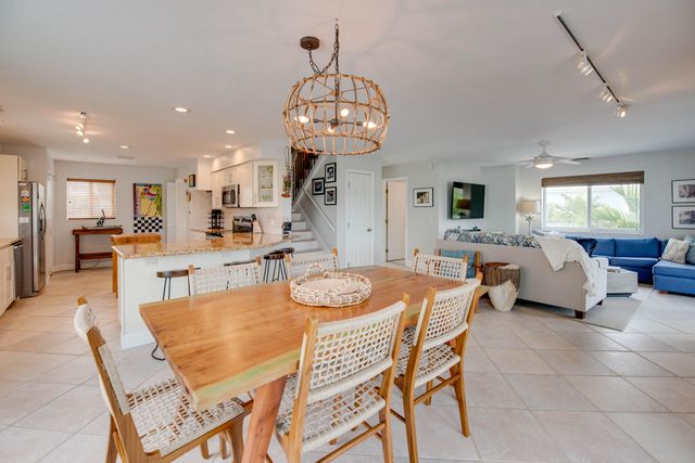 27365 Barbuda Lane, Ramrod Key, FL 33042