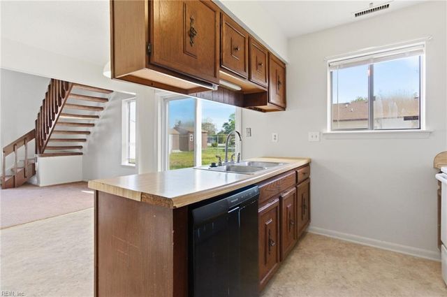 509 Chownings DR, Virginia Beach, VA 23462