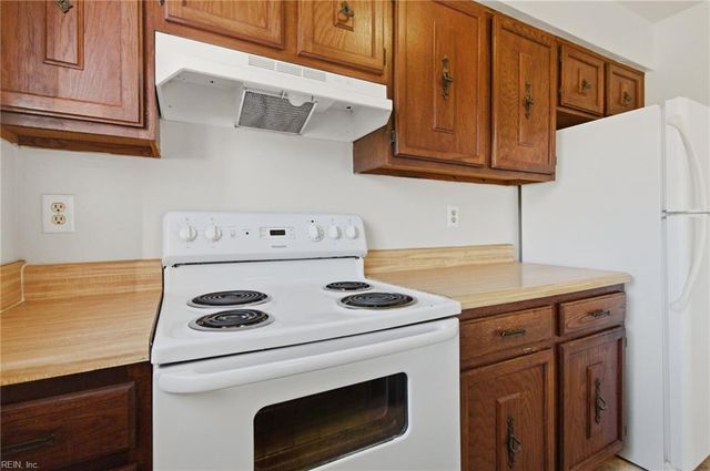 509 Chownings DR, Virginia Beach, VA 23462