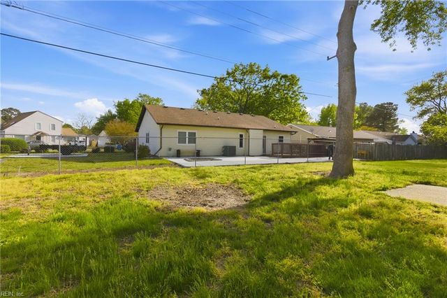 509 Chownings DR, Virginia Beach, VA 23462