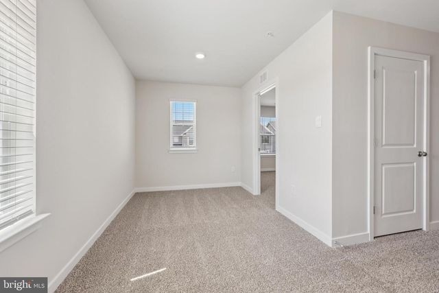 274 LONG BRANCH LN, La Plata, MD 20646