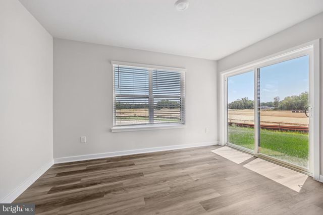 274 LONG BRANCH LN, La Plata, MD 20646