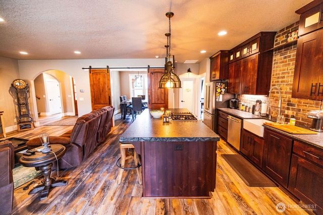 30 Forest Heights, Cathlamet, WA 98612