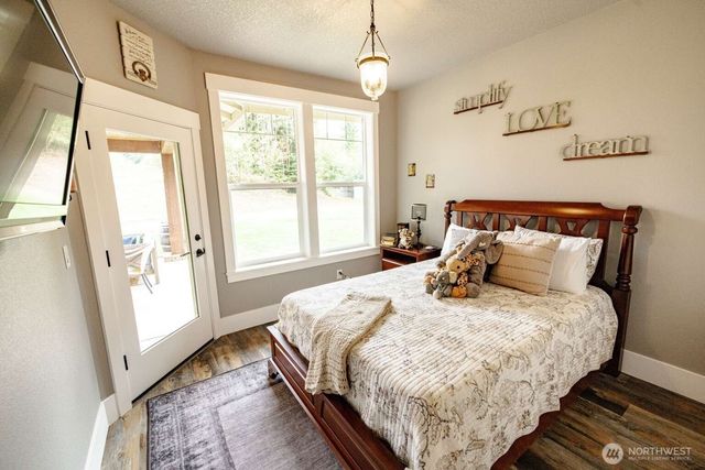 30 Forest Heights, Cathlamet, WA 98612