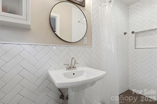 6020 Rose Valley Drive, Charlotte, NC 28210