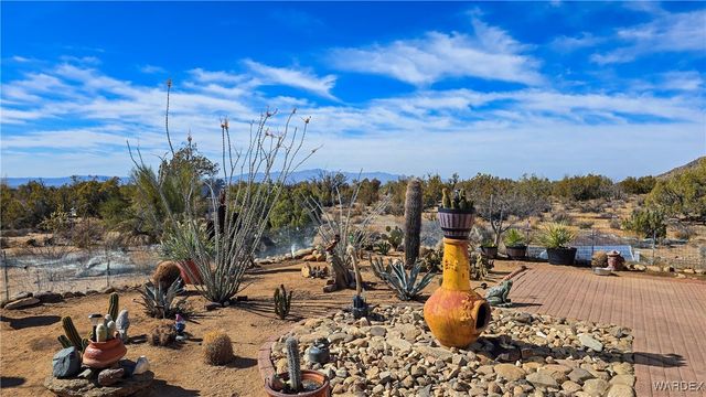 6962 E Black Kettle Drive, Yucca, AZ 86438