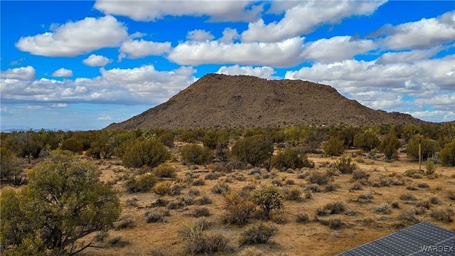 6962 E Black Kettle Drive, Yucca, AZ 86438