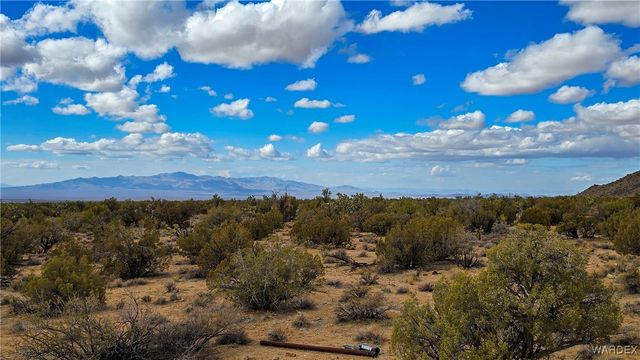 6962 E Black Kettle Drive, Yucca, AZ 86438