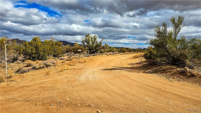 6962 E Black Kettle Drive, Yucca, AZ 86438