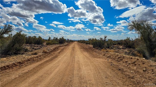 6962 E Black Kettle Drive, Yucca, AZ 86438