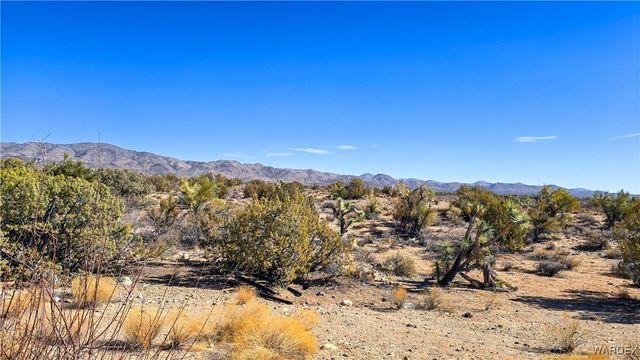 6962 E Black Kettle Drive, Yucca, AZ 86438