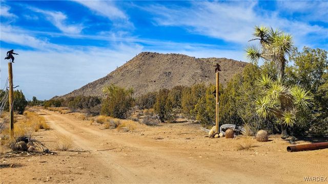 6962 E Black Kettle Drive, Yucca, AZ 86438