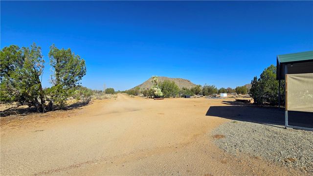 6962 E Black Kettle Drive, Yucca, AZ 86438