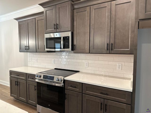 814 Harley Farms Drive, Bonaire, GA 31005