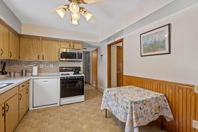 7748 Delaware Place, Merrillville, IN 46410