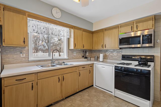 7748 Delaware Place, Merrillville, IN 46410