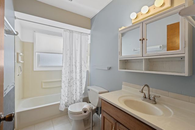 7748 Delaware Place, Merrillville, IN 46410