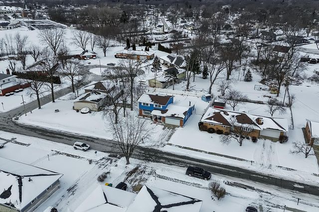 7748 Delaware Place, Merrillville, IN 46410