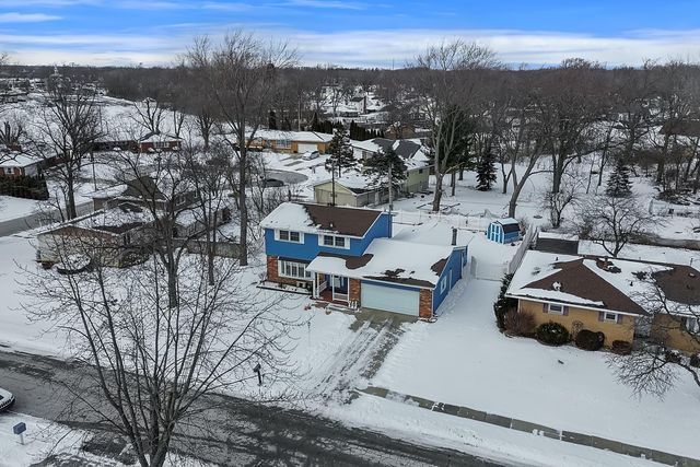 7748 Delaware Place, Merrillville, IN 46410