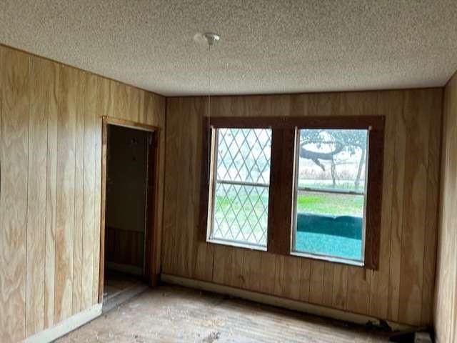 343 County Road 272, Bay City, TX 77414