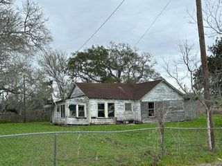 343 County Road 272, Bay City, TX 77414