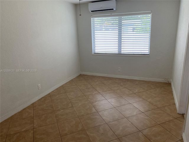 5616 Arthur St South, Hollywood, FL 33021