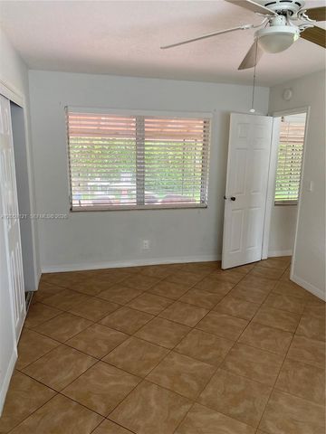 5616 Arthur St South, Hollywood, FL 33021