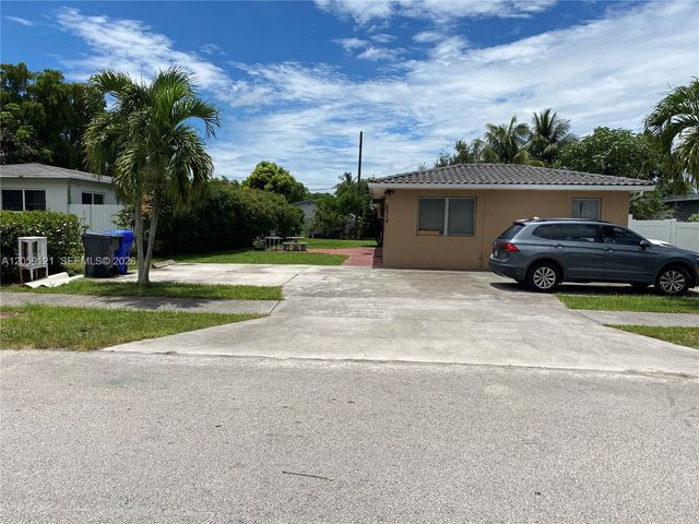 5616 Arthur St South, Hollywood, FL 33021
