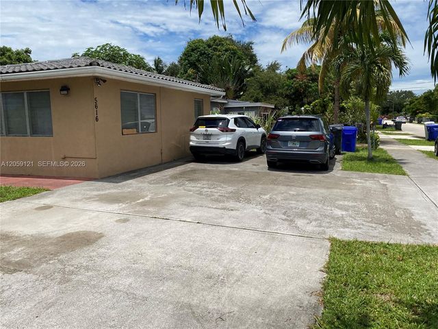 5616 Arthur St South, Hollywood, FL 33021