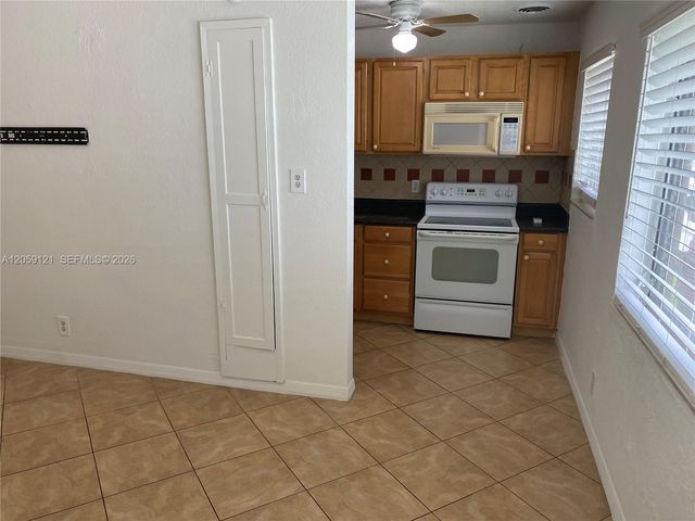 5616 Arthur St South, Hollywood, FL 33021