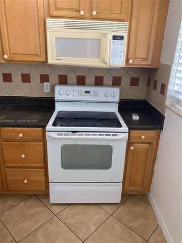 5616 Arthur St South, Hollywood, FL 33021