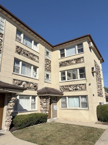 6556 W Barry Avenue E, Chicago, IL 60634