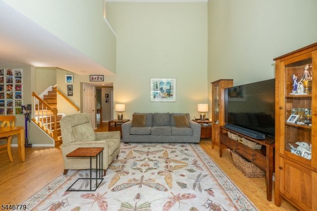 20 Bobolink Ct, Wayne Twp., NJ 07470