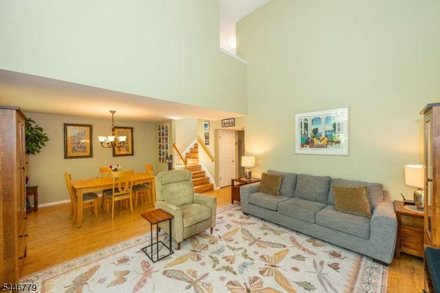 20 Bobolink Ct, Wayne Twp., NJ 07470